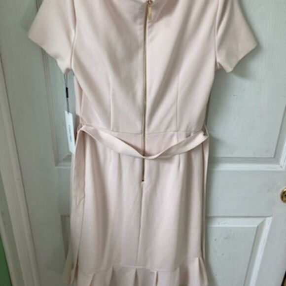 NEW Calvin Klein NEW Dress With Short Sleeves - Picture 2 of 5